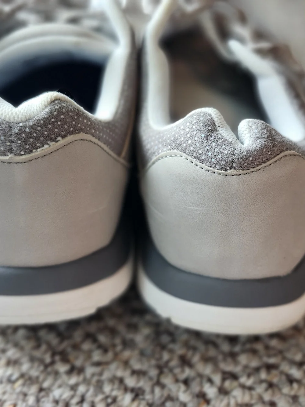 Saucony Women's Light Gray Athletic Sneakers